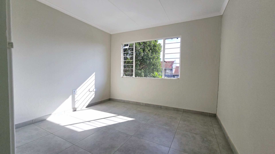 2 Bedroom Property for Sale in La Montagne Gauteng