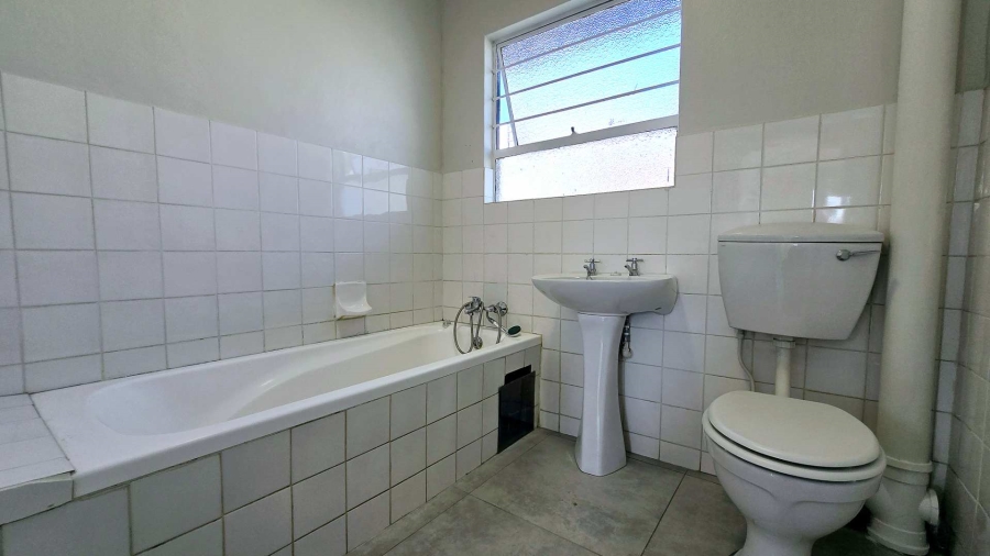2 Bedroom Property for Sale in La Montagne Gauteng