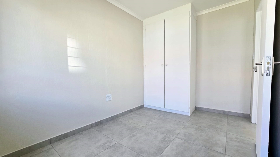 2 Bedroom Property for Sale in La Montagne Gauteng