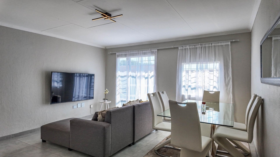 2 Bedroom Property for Sale in La Montagne Gauteng