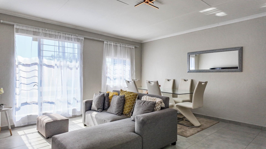 2 Bedroom Property for Sale in La Montagne Gauteng