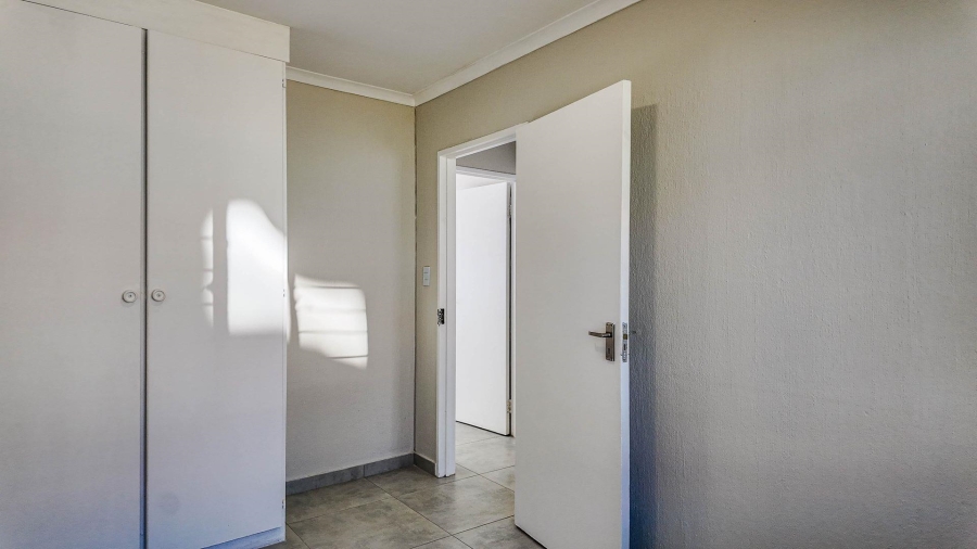 2 Bedroom Property for Sale in La Montagne Gauteng