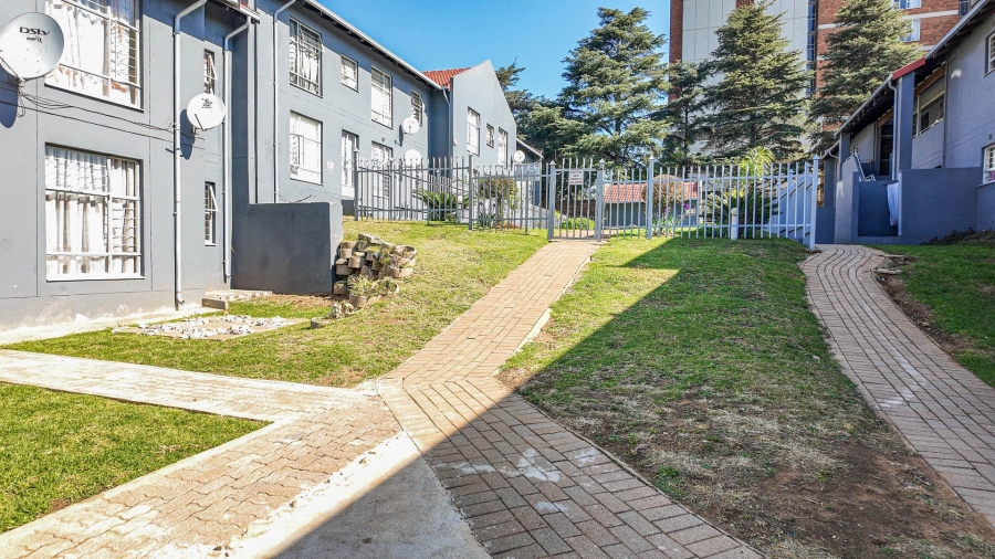 2 Bedroom Property for Sale in La Montagne Gauteng