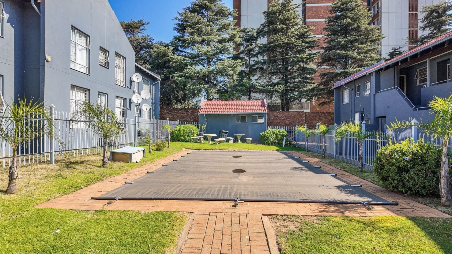 2 Bedroom Property for Sale in La Montagne Gauteng