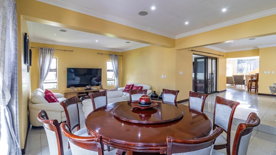 5 Bedroom Property for Sale in Aspen Hills Gauteng