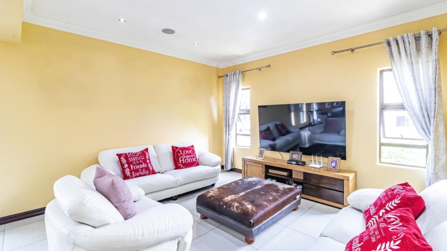 5 Bedroom Property for Sale in Aspen Hills Gauteng