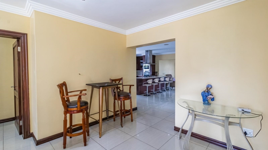 5 Bedroom Property for Sale in Aspen Hills Gauteng