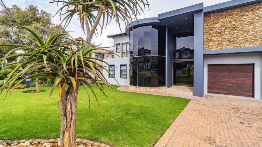 5 Bedroom Property for Sale in Aspen Hills Gauteng
