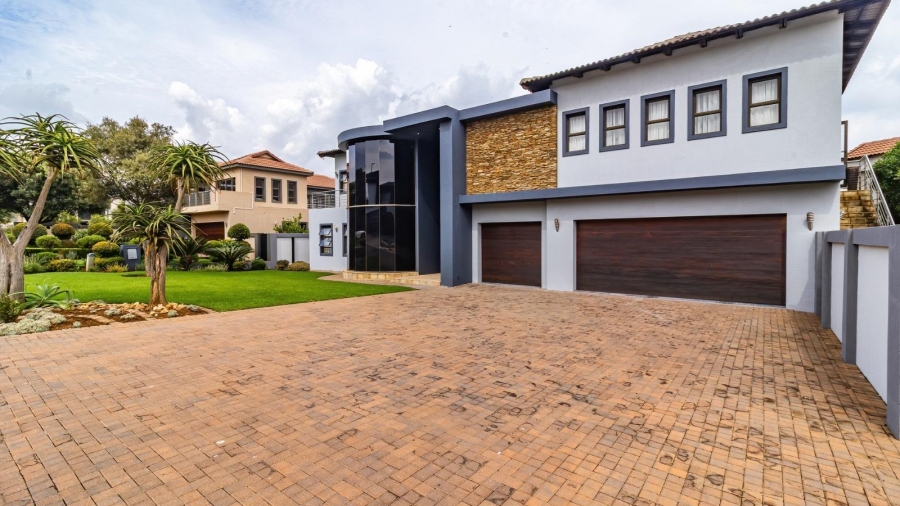 5 Bedroom Property for Sale in Aspen Hills Gauteng