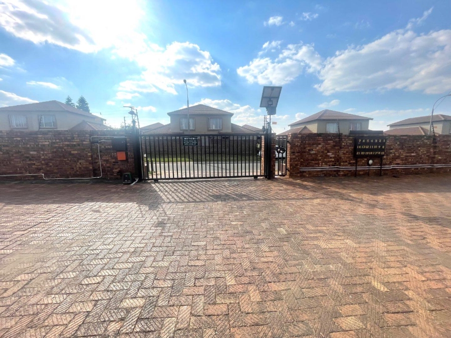 2 Bedroom Property for Sale in Terenure Gauteng