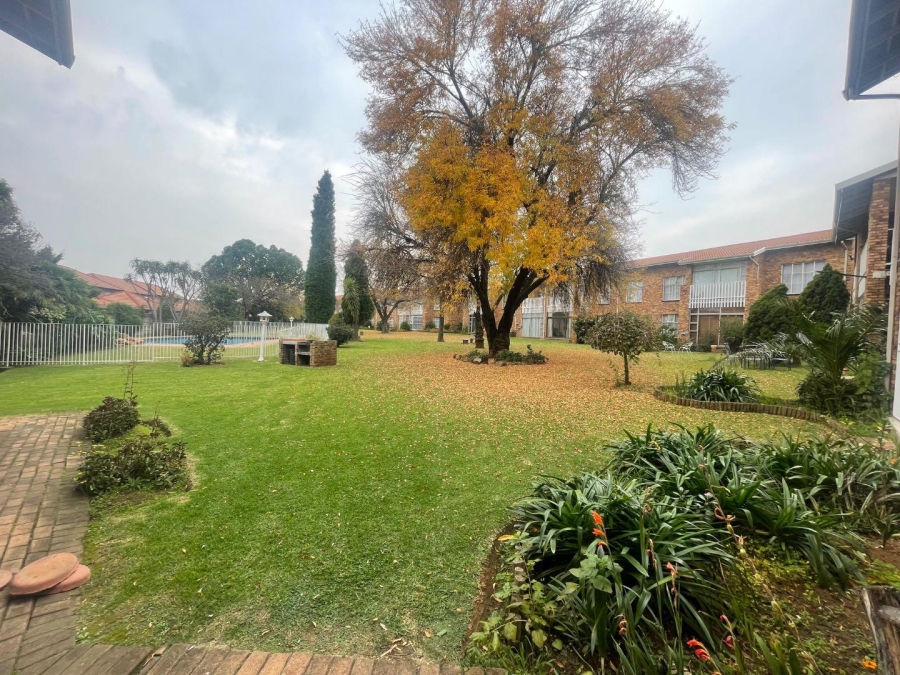 2 Bedroom Property for Sale in Edleen Gauteng