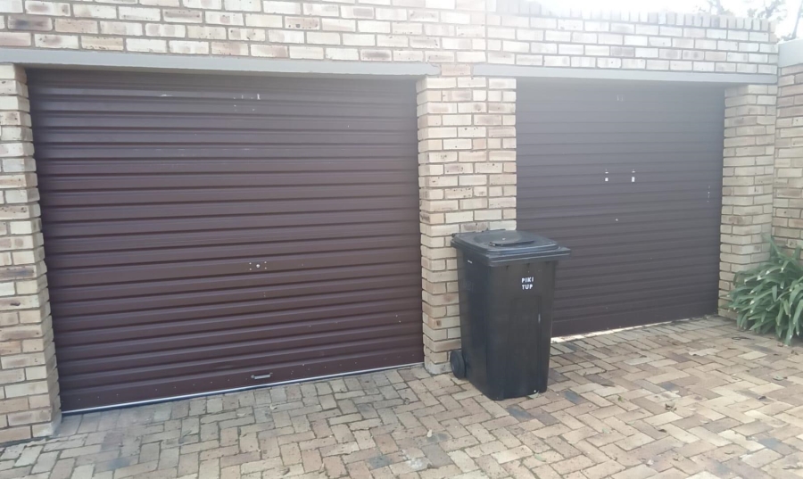 2 Bedroom Property for Sale in Wilgeheuwel Gauteng