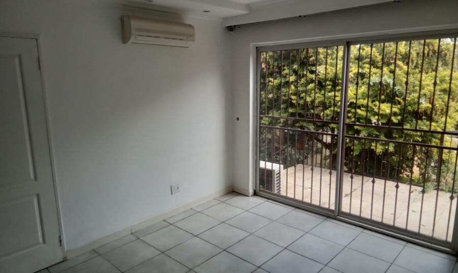 2 Bedroom Property for Sale in Wilgeheuwel Gauteng