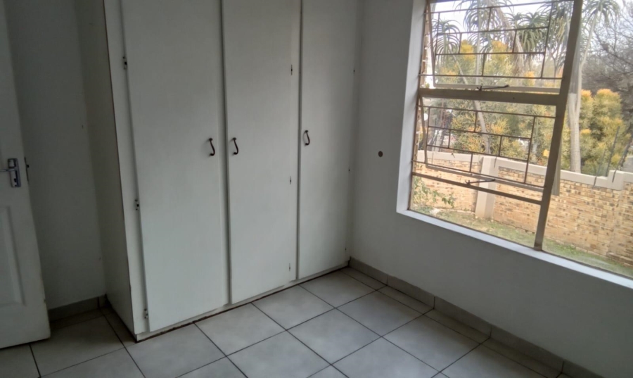 2 Bedroom Property for Sale in Wilgeheuwel Gauteng