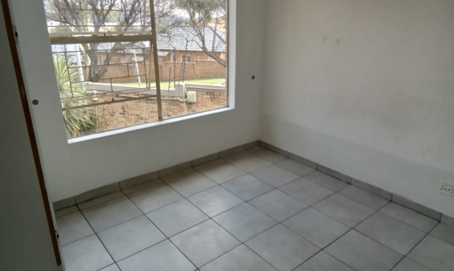 2 Bedroom Property for Sale in Wilgeheuwel Gauteng