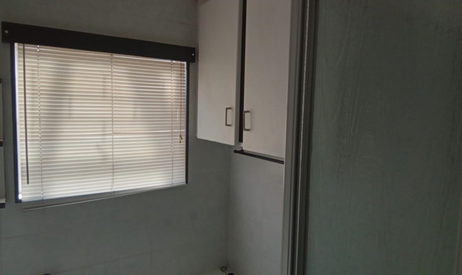 2 Bedroom Property for Sale in Wilgeheuwel Gauteng