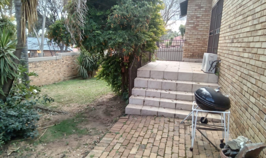 2 Bedroom Property for Sale in Wilgeheuwel Gauteng