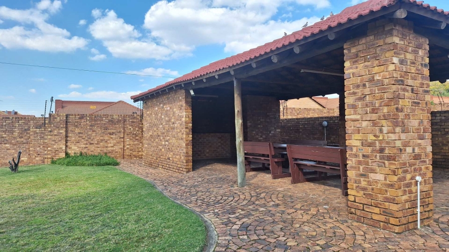 3 Bedroom Property for Sale in North Riding AH Gauteng