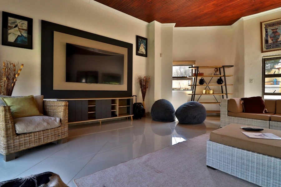 9 Bedroom Property for Sale in Poortview Gauteng