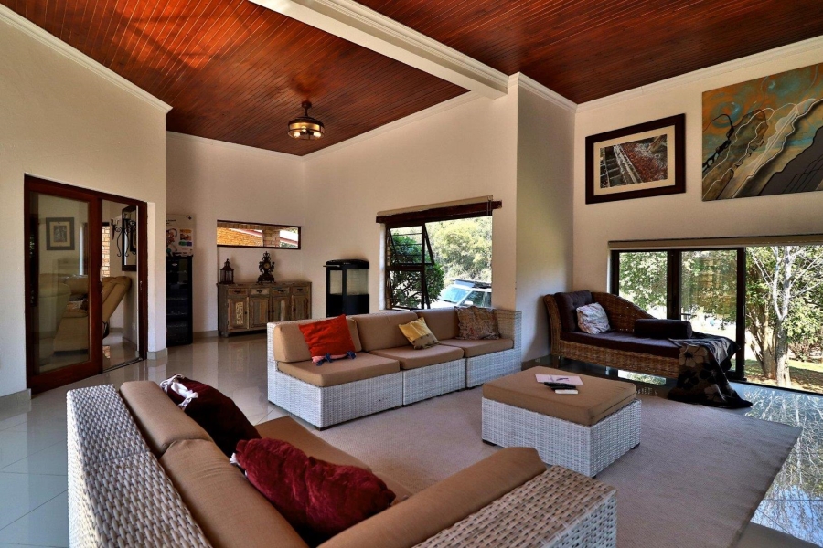 9 Bedroom Property for Sale in Poortview Gauteng