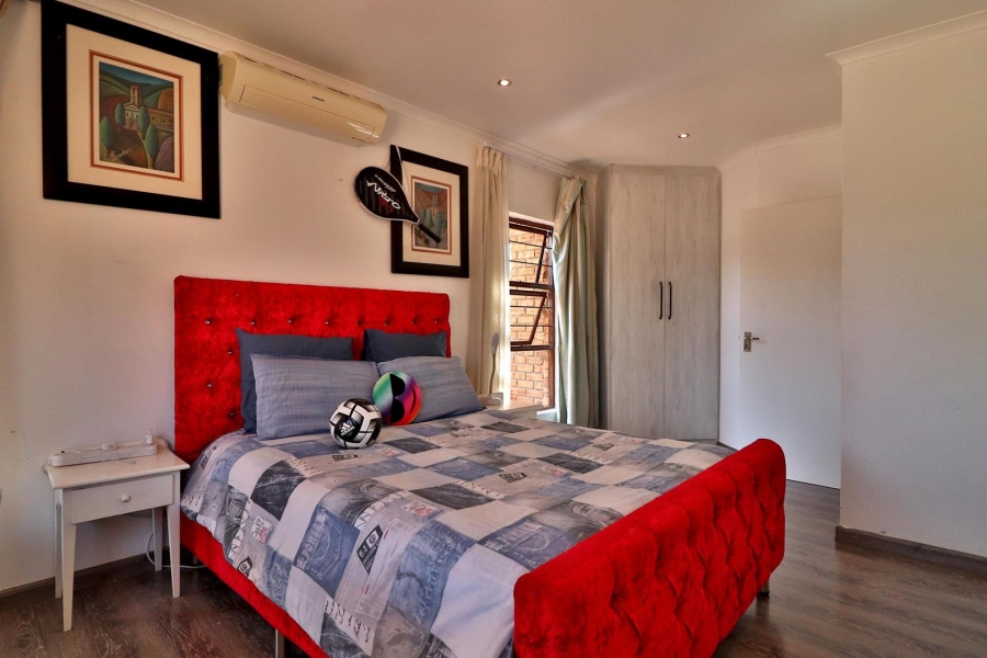 9 Bedroom Property for Sale in Poortview Gauteng