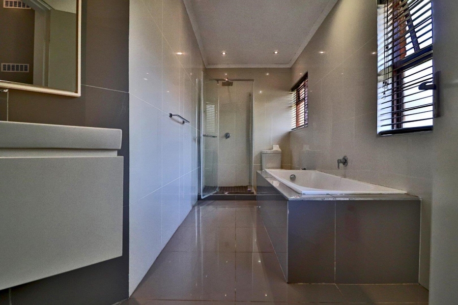 9 Bedroom Property for Sale in Poortview Gauteng