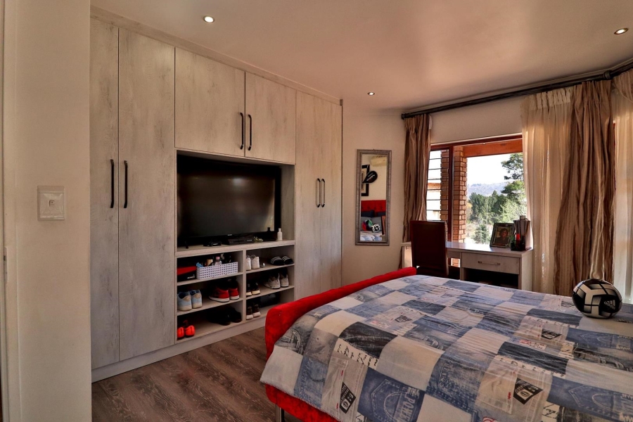 9 Bedroom Property for Sale in Poortview Gauteng