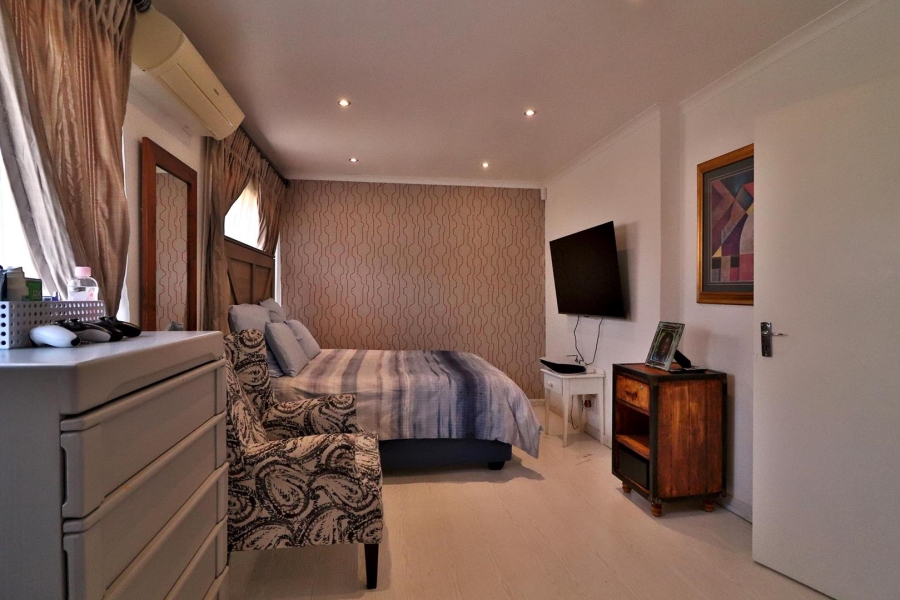 9 Bedroom Property for Sale in Poortview Gauteng