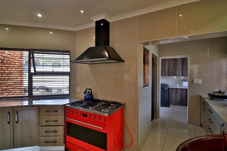 9 Bedroom Property for Sale in Poortview Gauteng