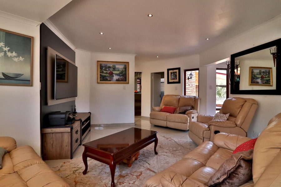 9 Bedroom Property for Sale in Poortview Gauteng
