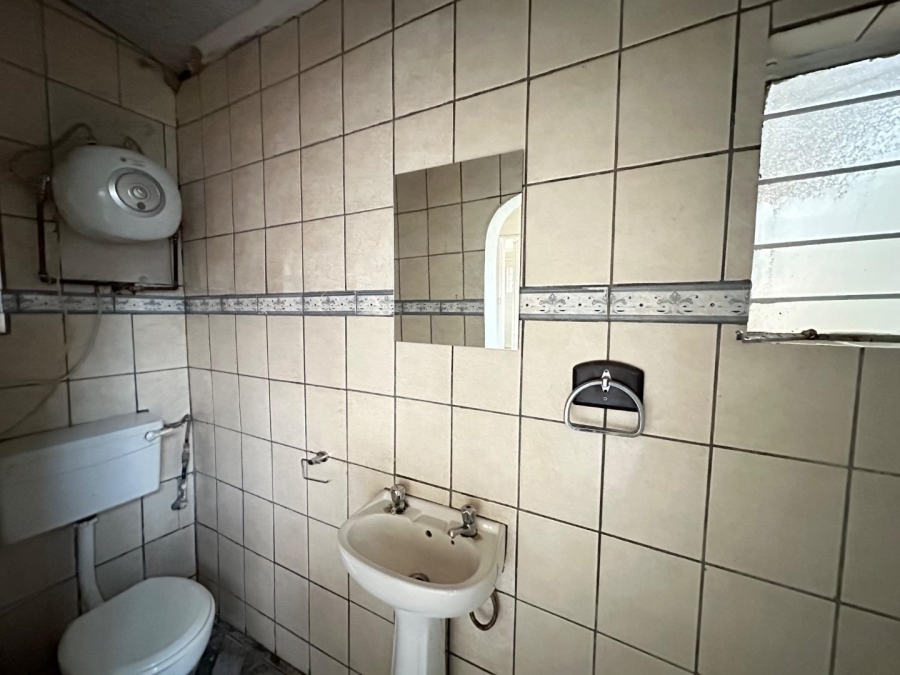 To Let 1 Bedroom Property for Rent in Danville Gauteng