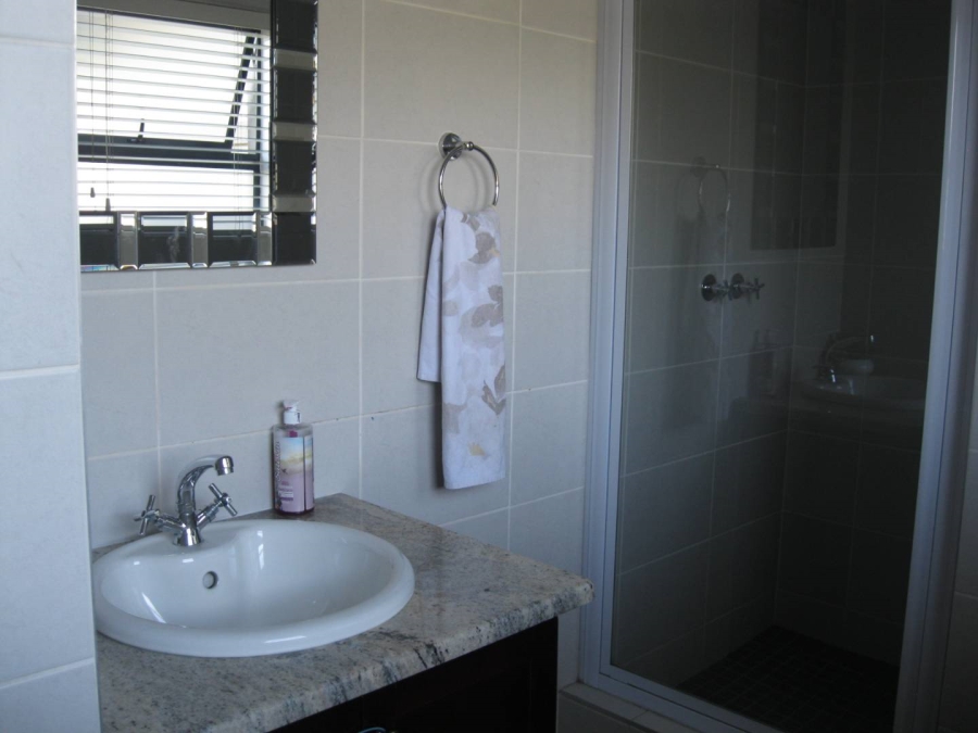 To Let 4 Bedroom Property for Rent in Midlands Estate Gauteng