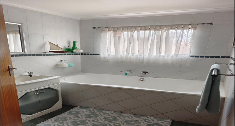 3 Bedroom Property for Sale in Klippoortje Gauteng