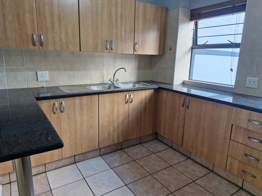 2 Bedroom Property for Sale in Gallo Manor Gauteng