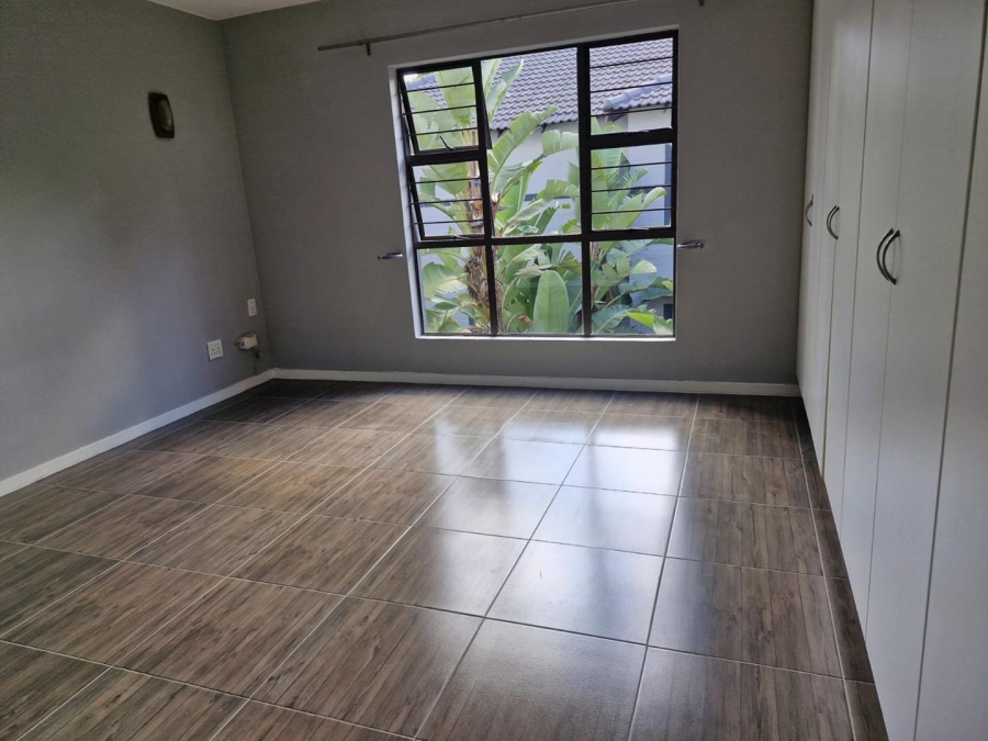 2 Bedroom Property for Sale in Gallo Manor Gauteng