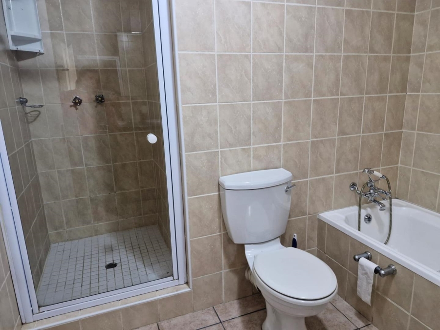 2 Bedroom Property for Sale in Gallo Manor Gauteng