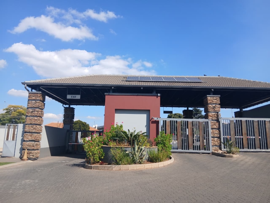 2 Bedroom Property for Sale in Oakdene Gauteng