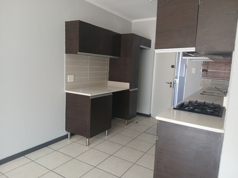 2 Bedroom Property for Sale in Oakdene Gauteng