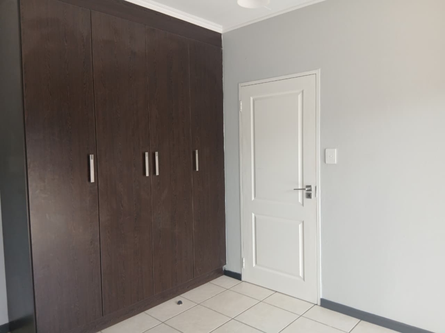 2 Bedroom Property for Sale in Oakdene Gauteng
