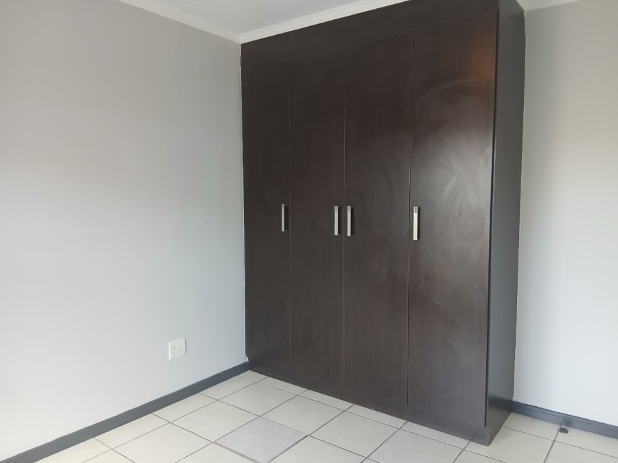 2 Bedroom Property for Sale in Oakdene Gauteng
