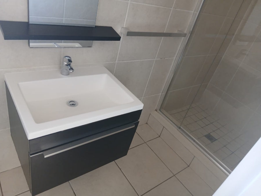 2 Bedroom Property for Sale in Oakdene Gauteng
