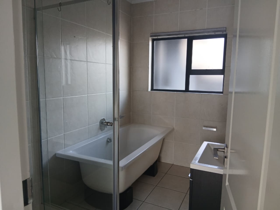 2 Bedroom Property for Sale in Oakdene Gauteng