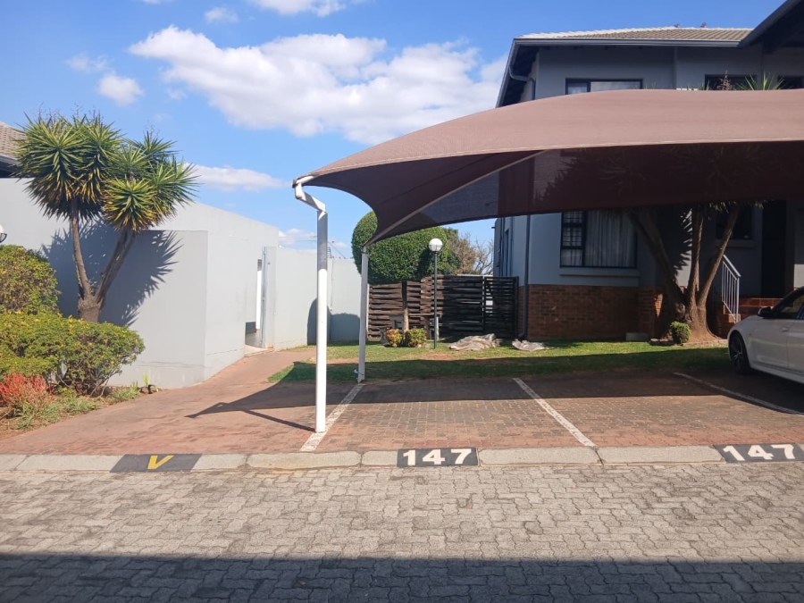 2 Bedroom Property for Sale in Oakdene Gauteng