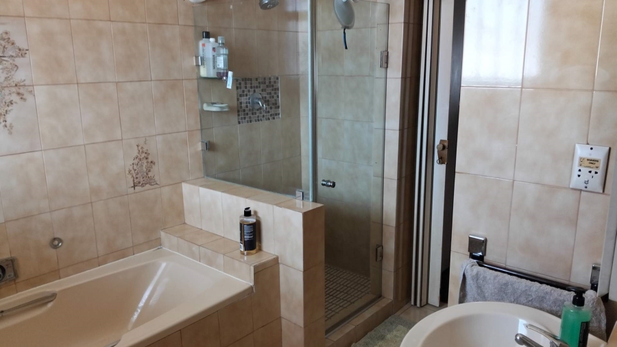 3 Bedroom Property for Sale in Benoni West Gauteng