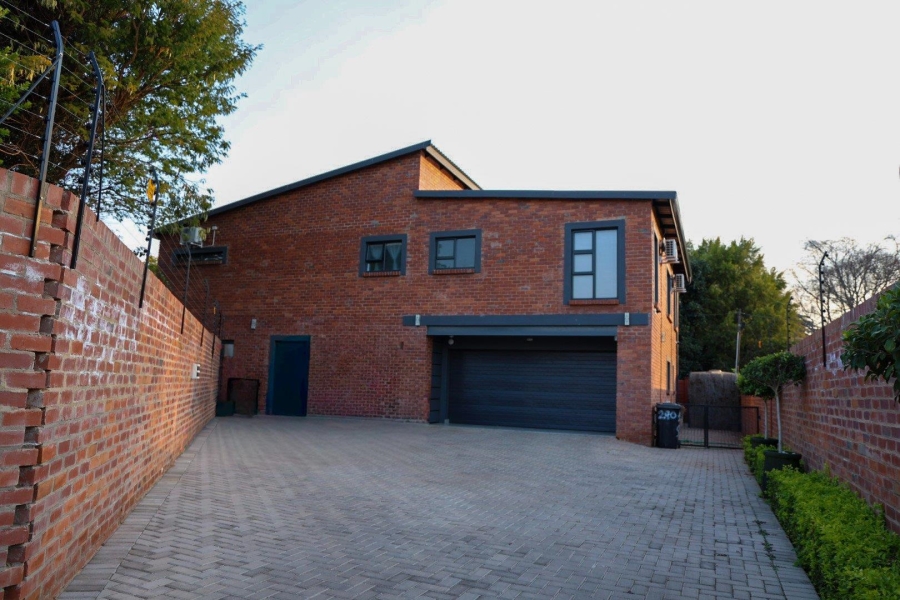 4 Bedroom Property for Sale in Kloofsig Gauteng