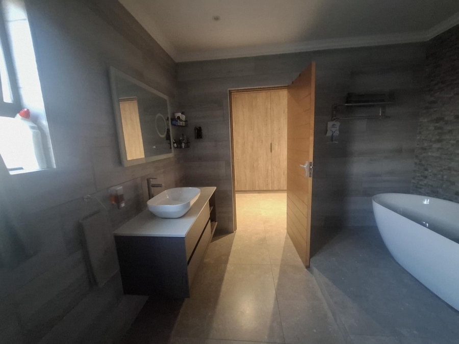 4 Bedroom Property for Sale in Kloofsig Gauteng