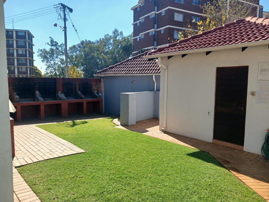 To Let 2 Bedroom Property for Rent in Groenkloof Gauteng