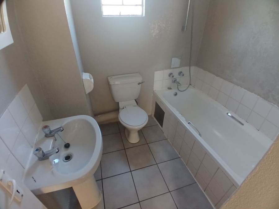 To Let 2 Bedroom Property for Rent in Groenkloof Gauteng