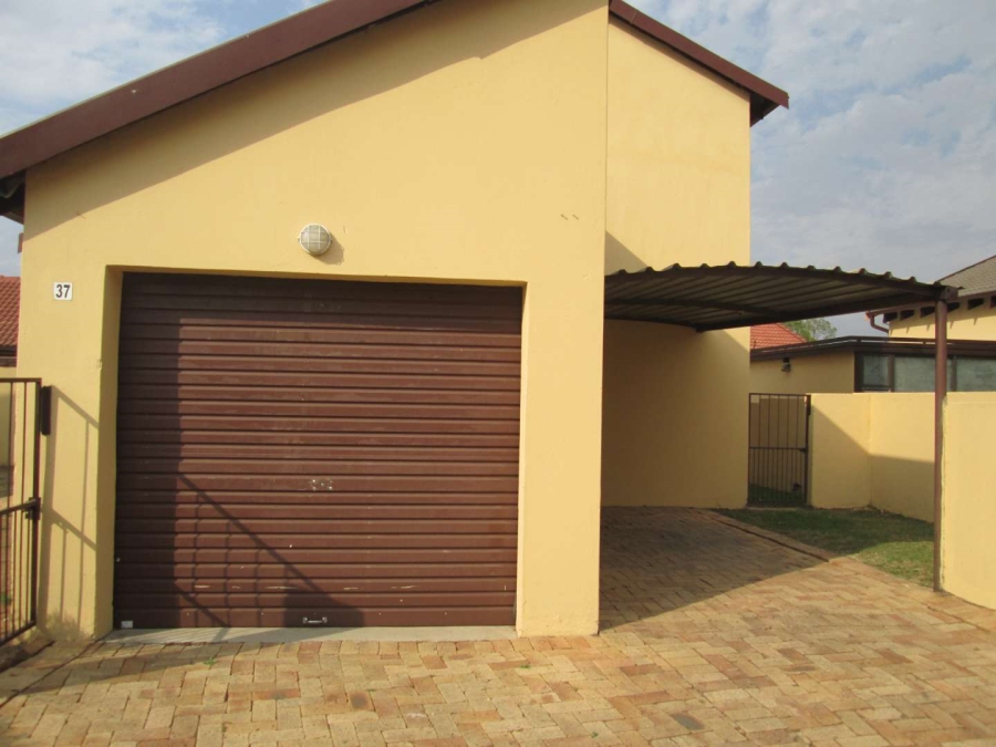 2 Bedroom Property for Sale in Equestria Gauteng