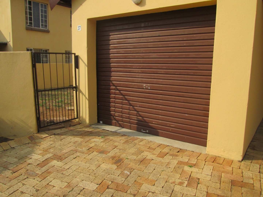 2 Bedroom Property for Sale in Equestria Gauteng